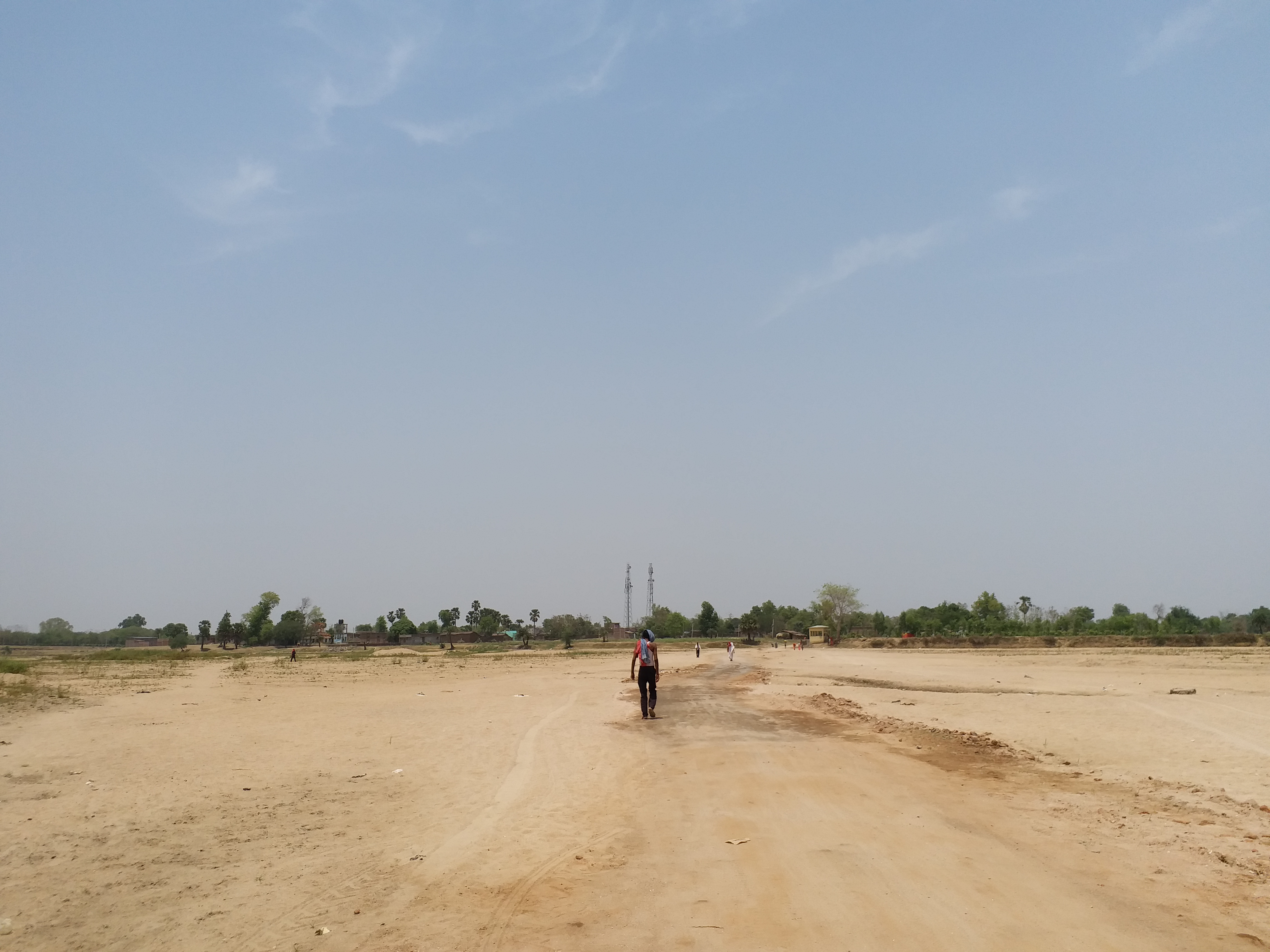 Lack Of Bridge Over Bekapur Morhar River: بیکوپور مورہر ندی پر پُل نہ ہونے سے عوام کو مشکلات کا سامنا