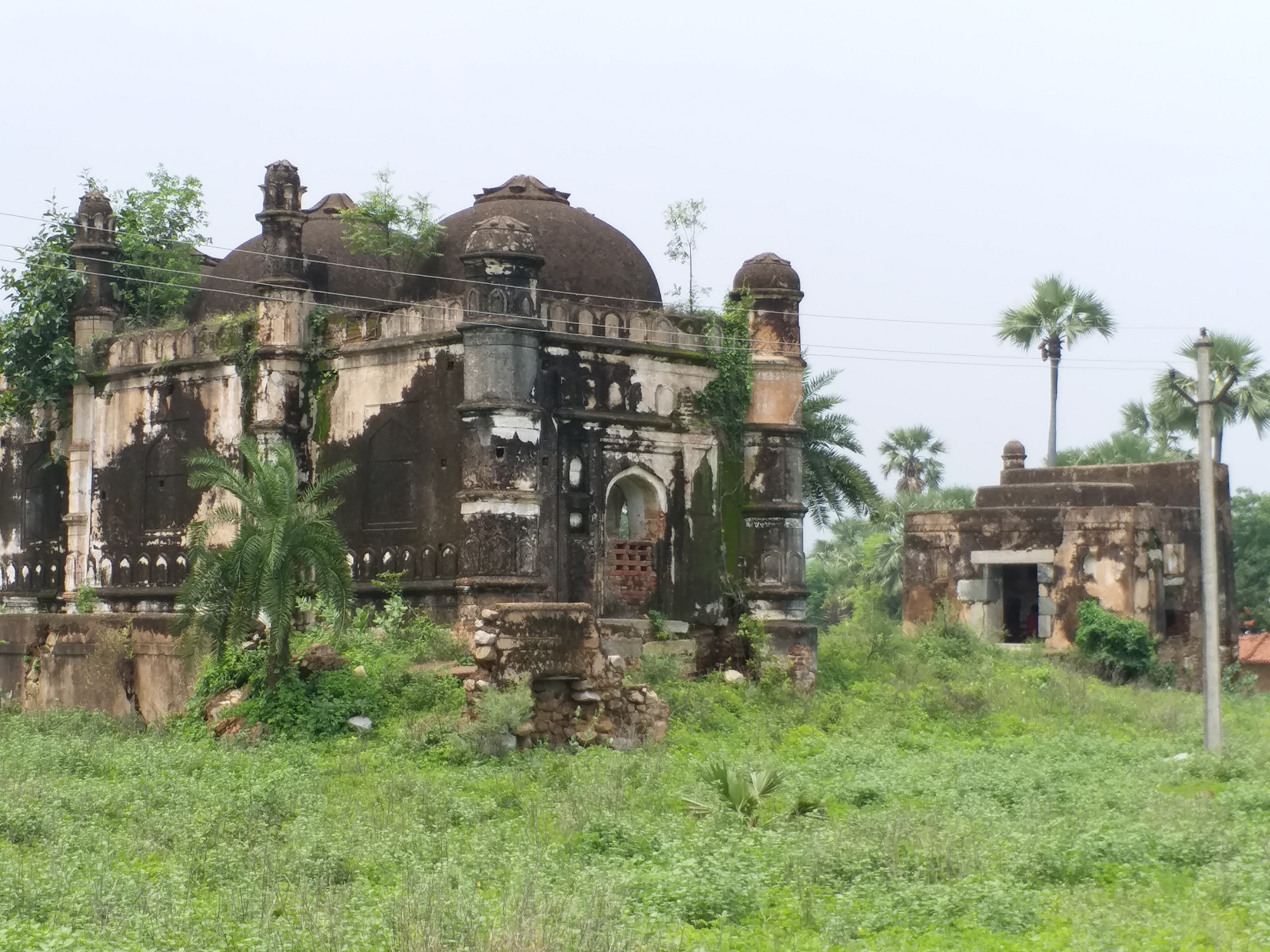 gaya: historical mosque in poor condition
