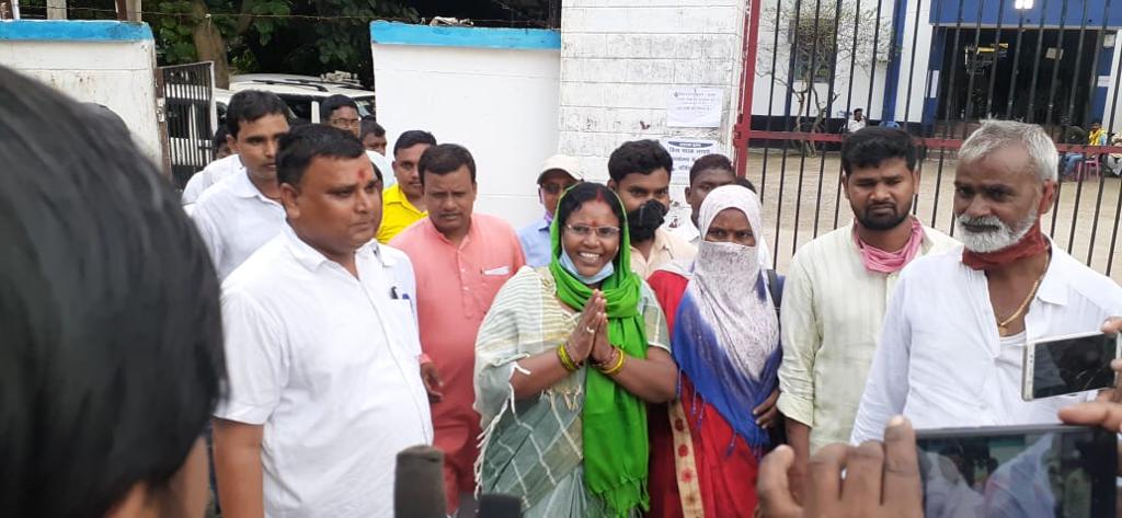 leaders of the nda and grand alliance filed nomination papers in gaya bihar