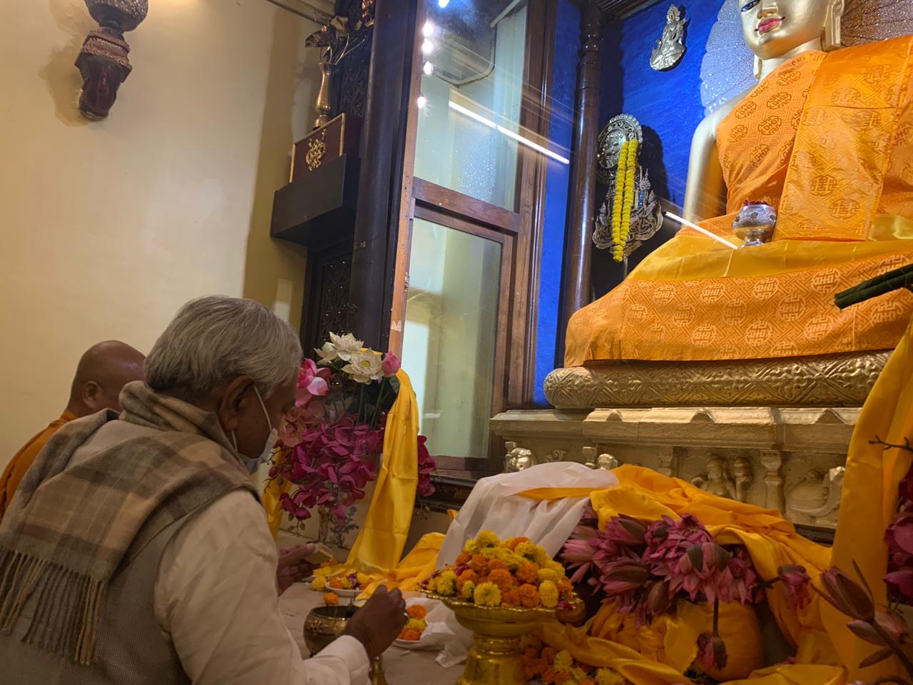 Nitish kumar in mahabodhi temple