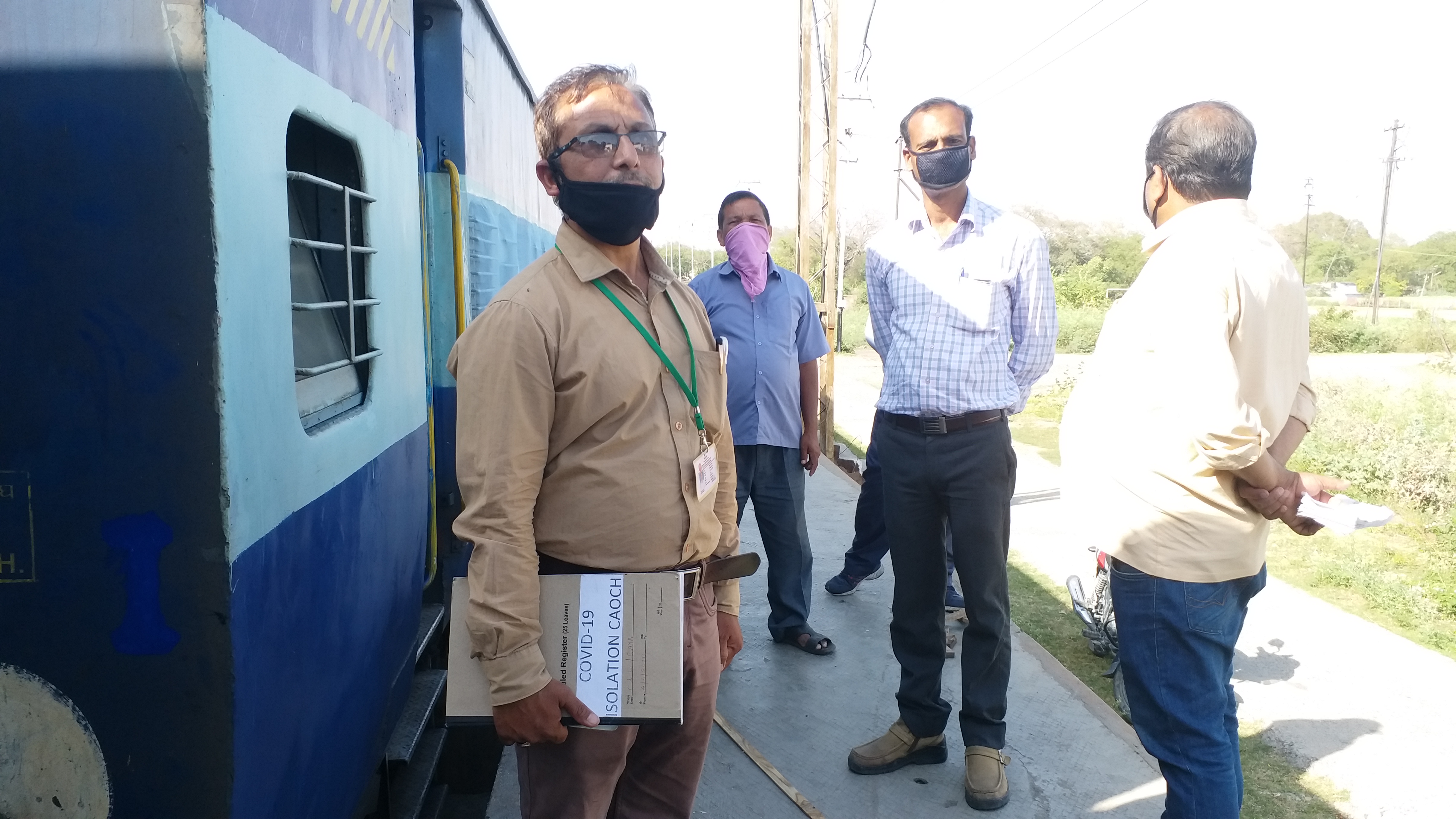 rail-coaches-are-being-made-isolation-wards-in-gaya