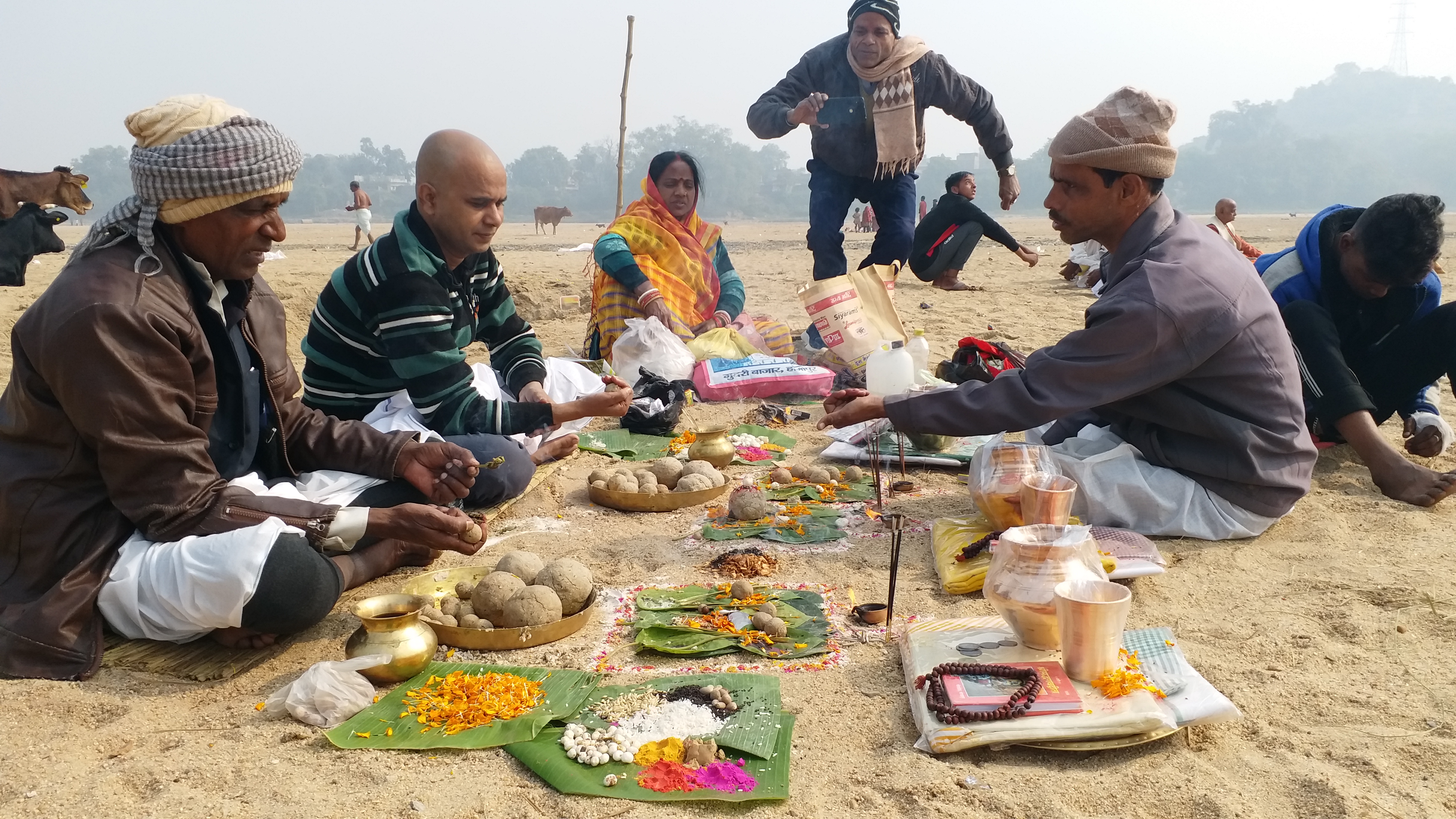 पिंडदान करने गया पहुंचे श्रद्धालु