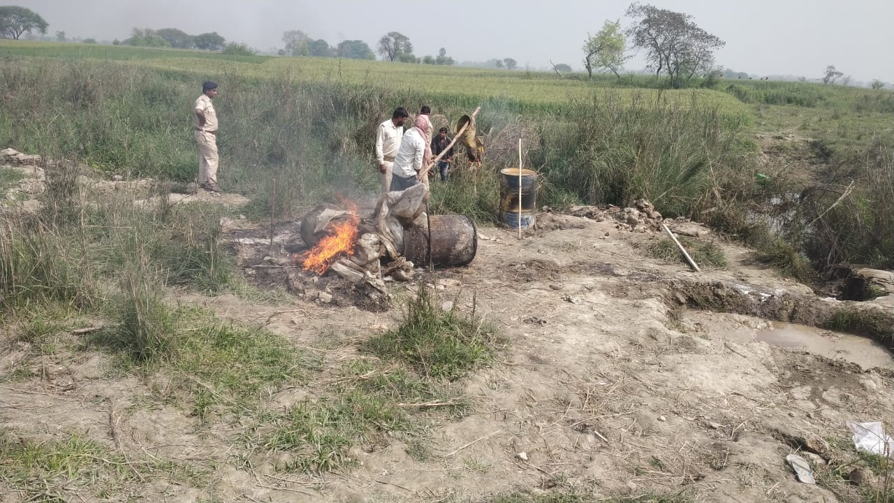 85 liter liquor recovered in raid in Gopalganj