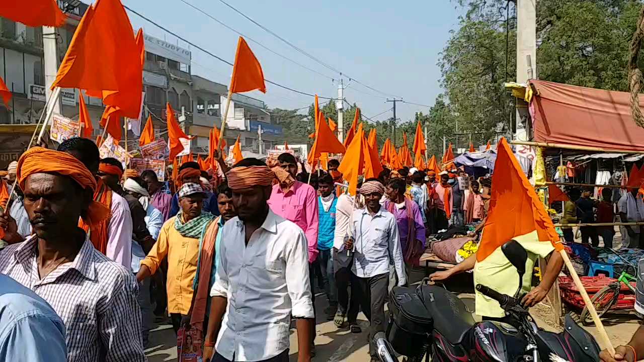 निर्दलीय प्रत्याशी सुजाता सिंह के रोड शो में उमड़ी भीड़