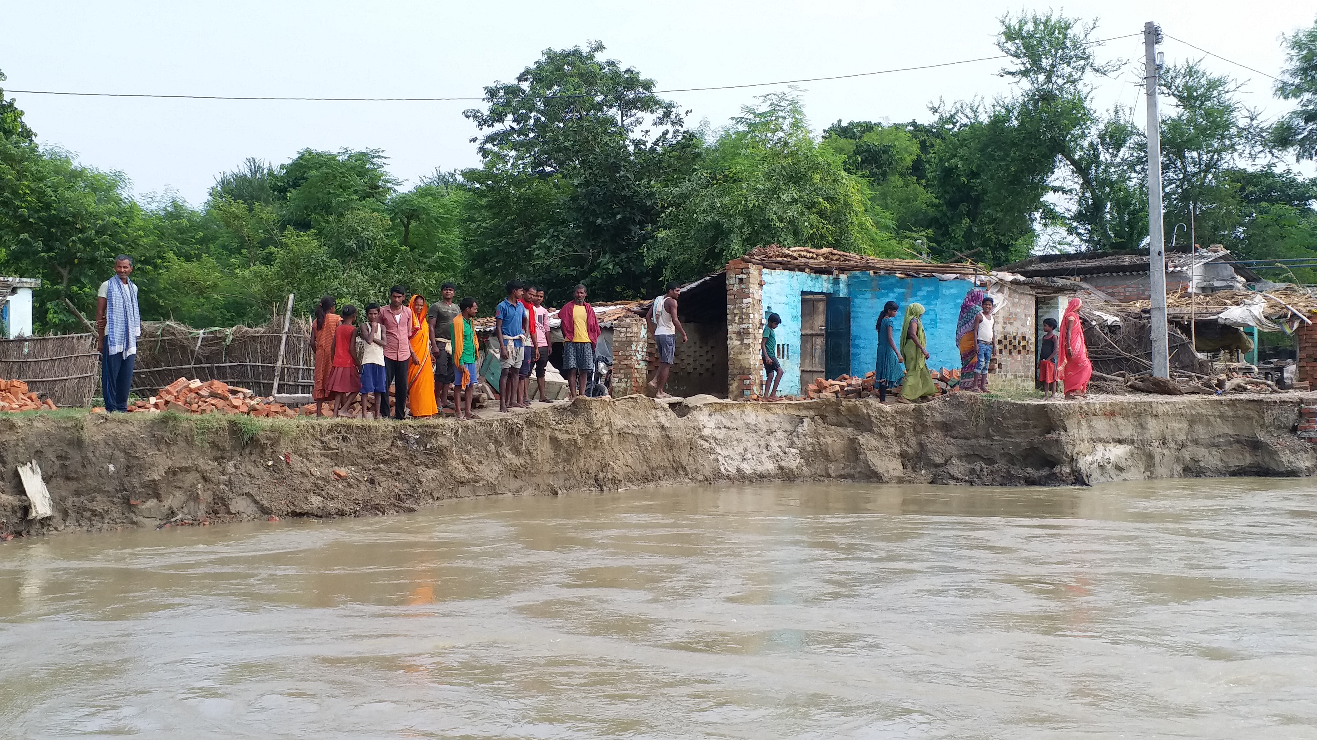 People are facing problems due to floods in Khagaria