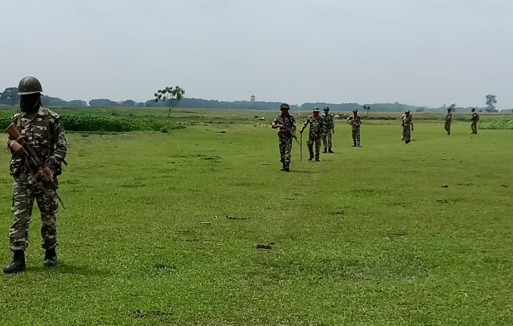 बॉर्डर पर तैनात भारतीय जवान