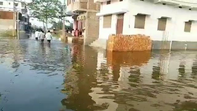 Sadar Hospital becomes a pond due to heavy rain in Motihari