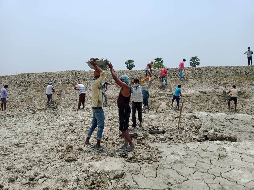 more than forty eight thousand migrant and local workers got employment from MGNREGA during lockdown in motihari