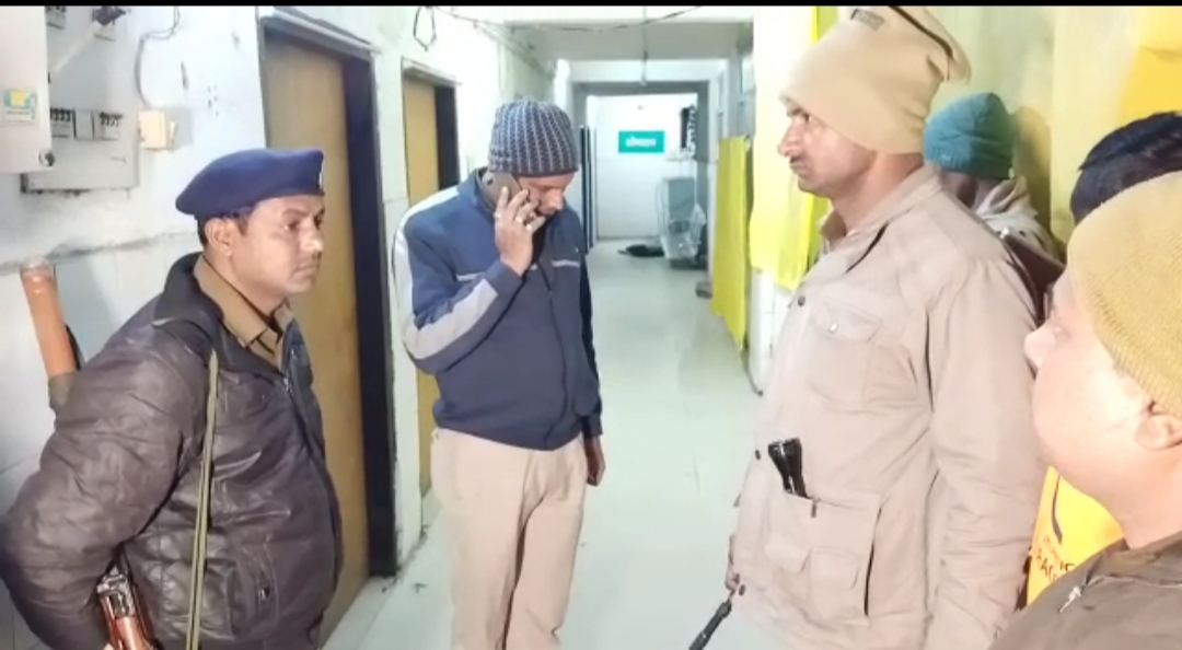 मौके पर पहुंचा पुलिस बल