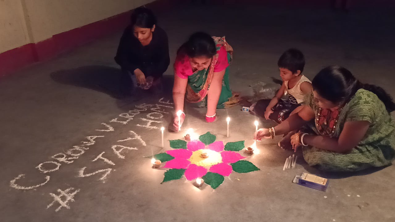 rjd leader arunesh yadav lit lalten in bihar sharif at 9 pm