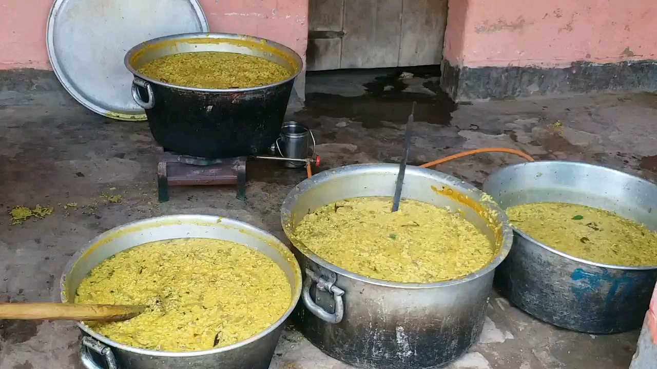 Postal department distributed khichdi