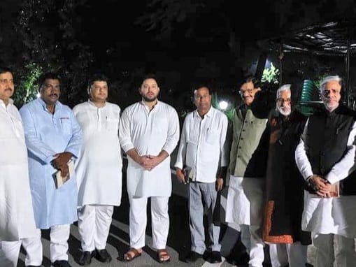 Congress Leaders Meet Tejashwi