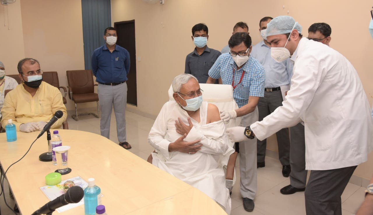 CM Nitish Kumar took second dose of Corona vaccine