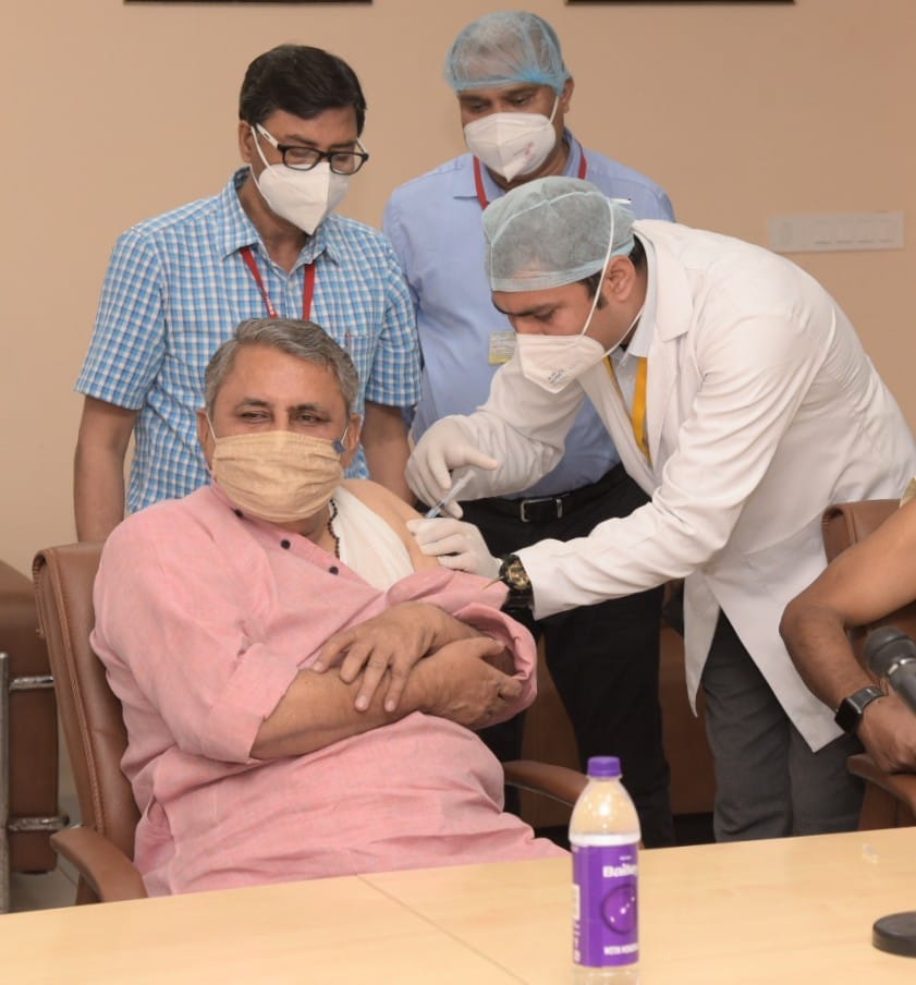 CM Nitish Kumar took second dose of Corona vaccine