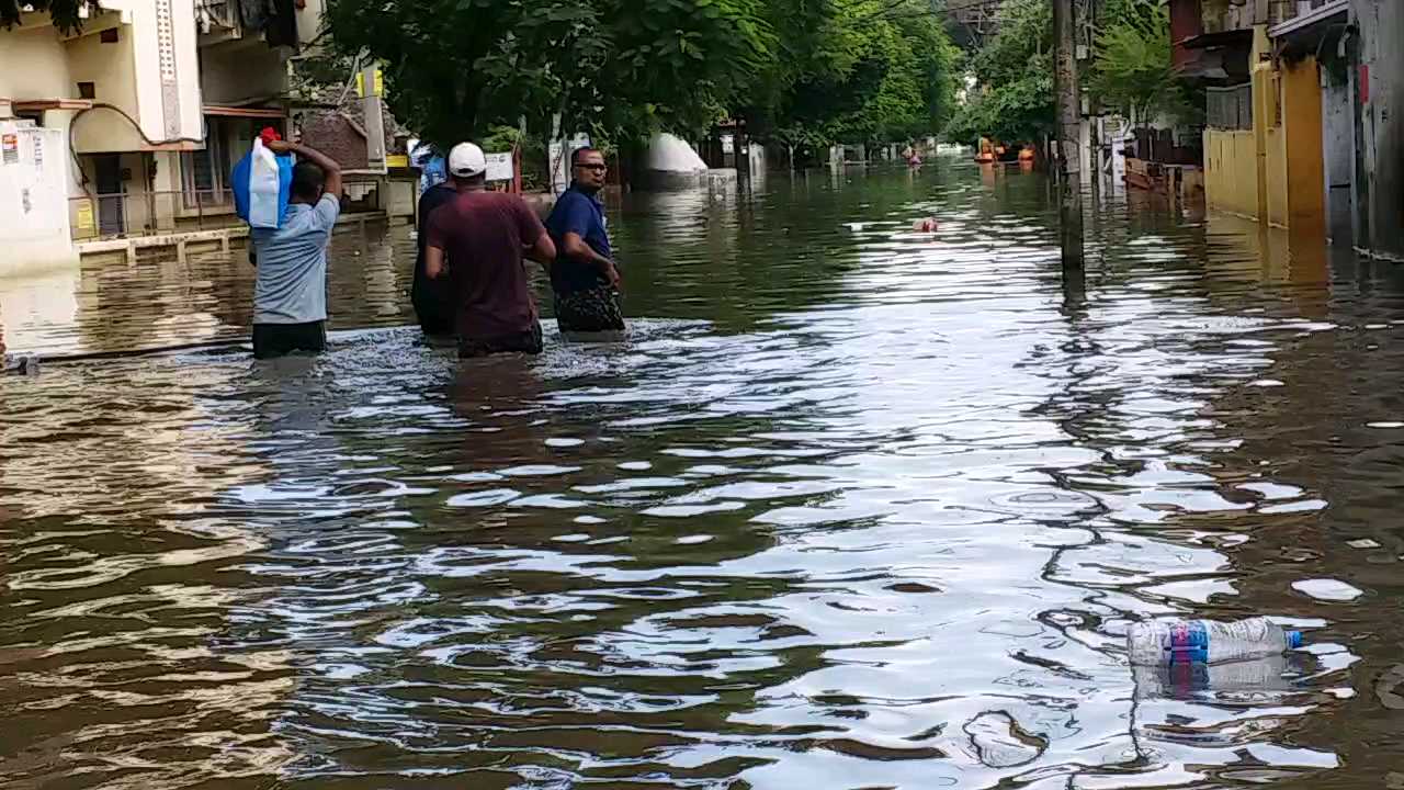 मुश्किलों में हो रहा आना-जाना