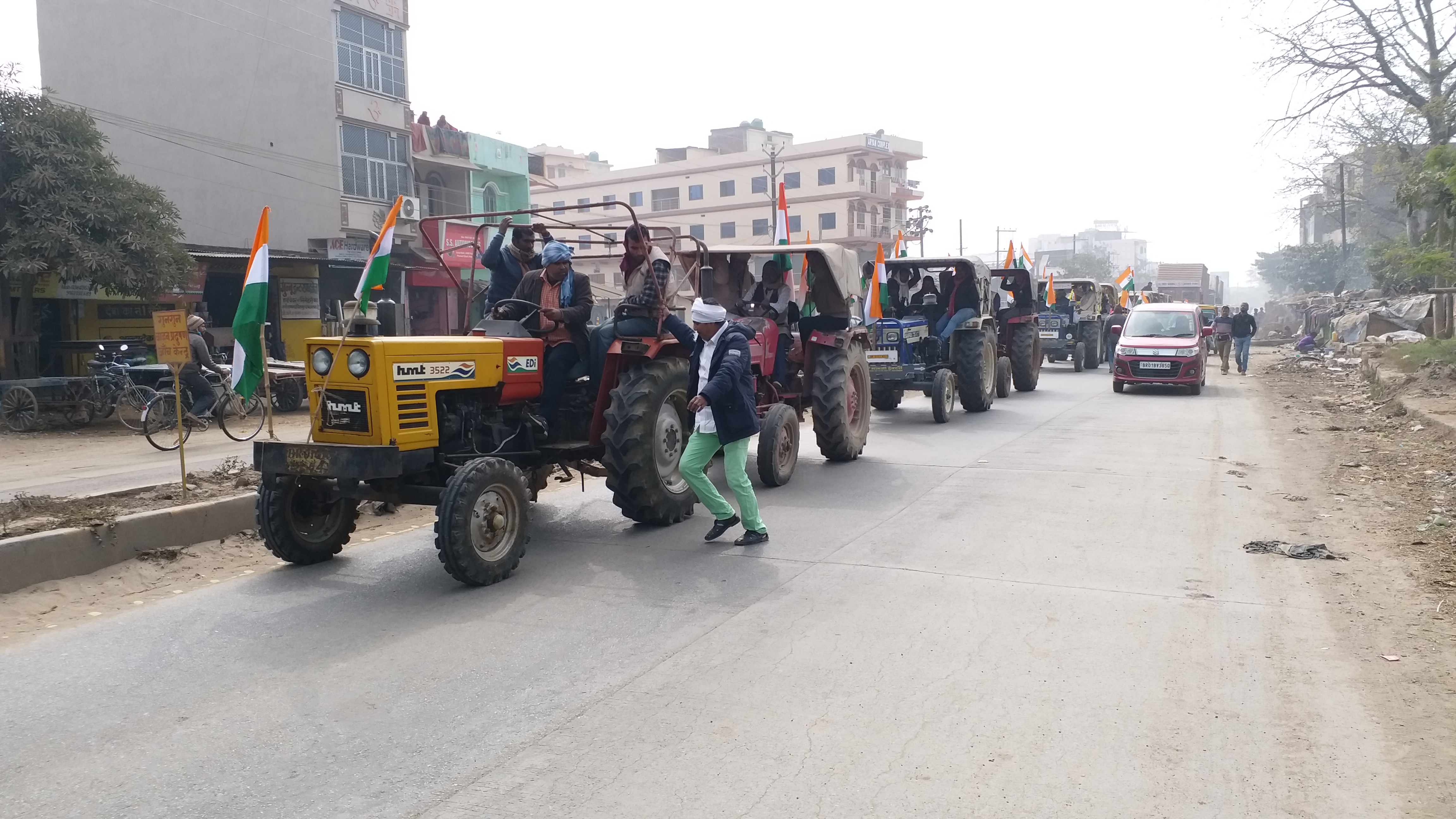 कम्यूनिस्ट पार्टी का ट्रैक्टर मार्च