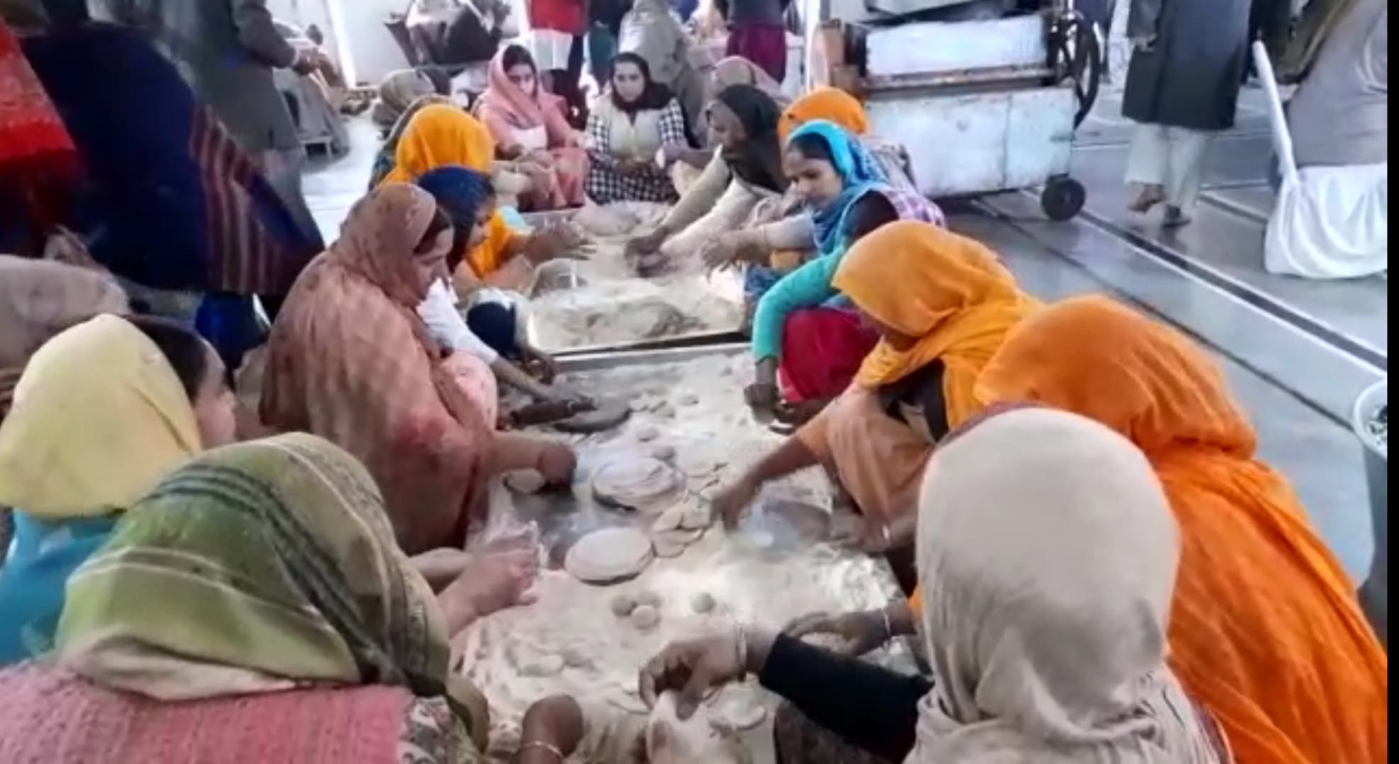 Langar organized on Prakash Parv in Patna