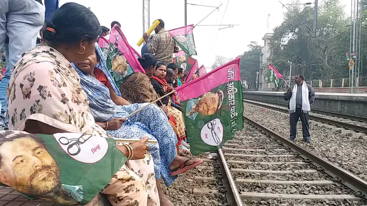 Rail roko movement of farmers also affected in Bihar