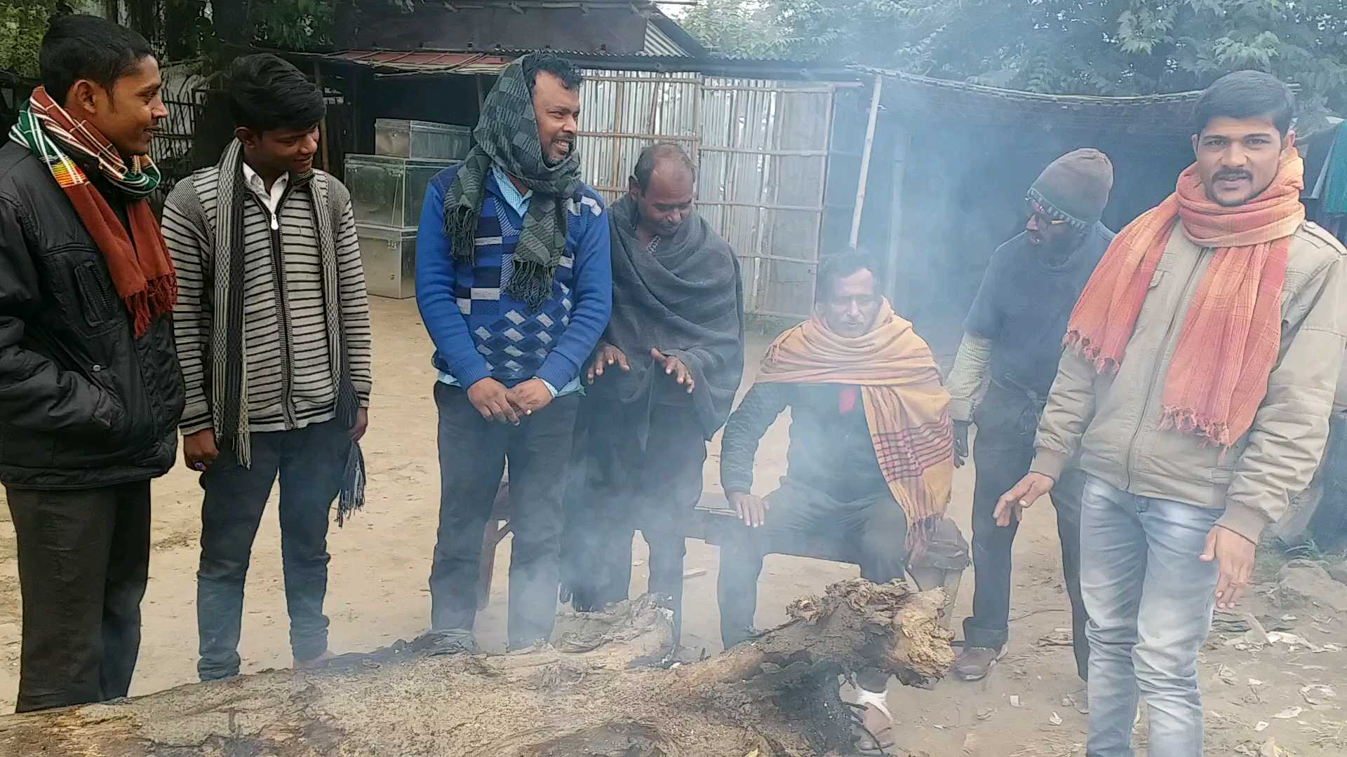 youngters distributing blanket in purnea