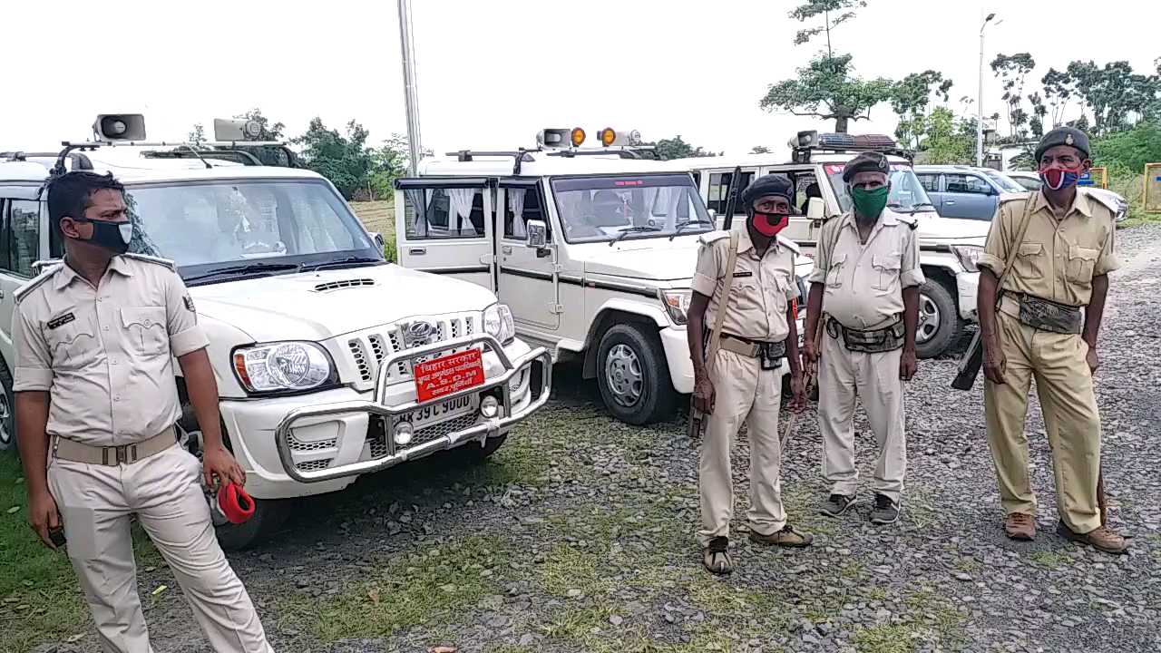 CM Nitish arrives at Chunapur Military Airport