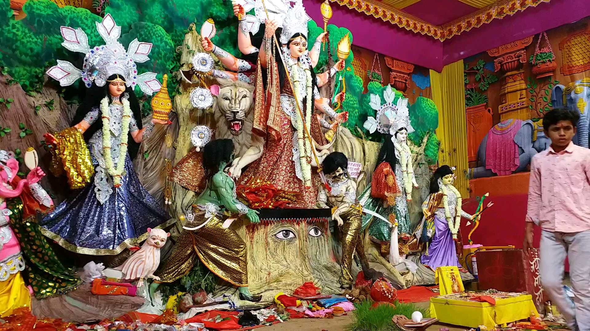 puja pandals giving social message