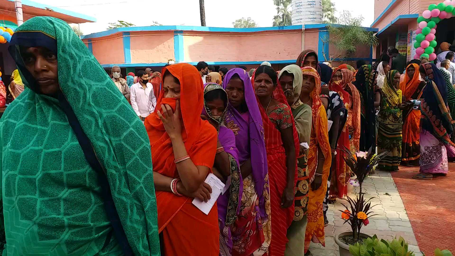 महिला मतदाता ( फाइल फोटो)