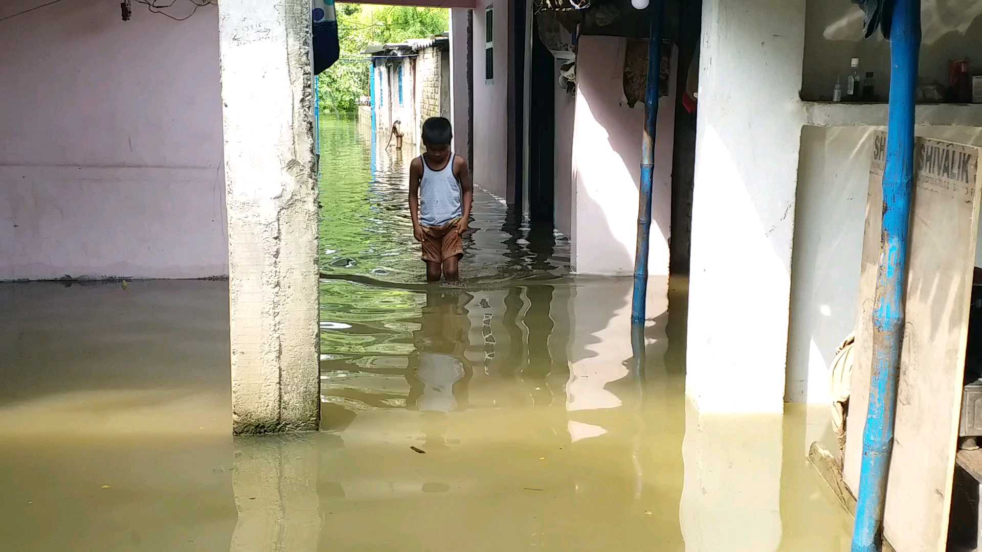 people are in trouble due to flood in samastipur