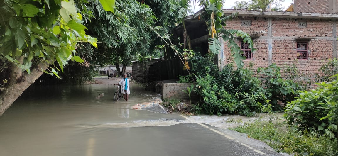 इलाके में घुसा गंडक का पानी