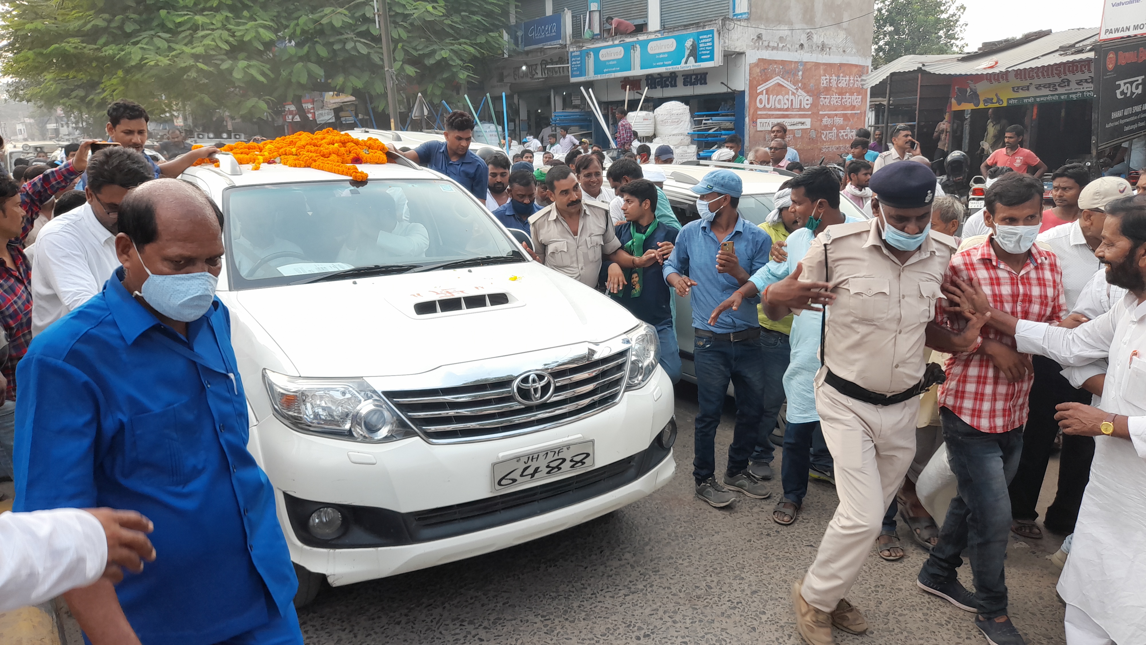 Tejashwi Yadav filed nomination form from Raghopur assembly seat