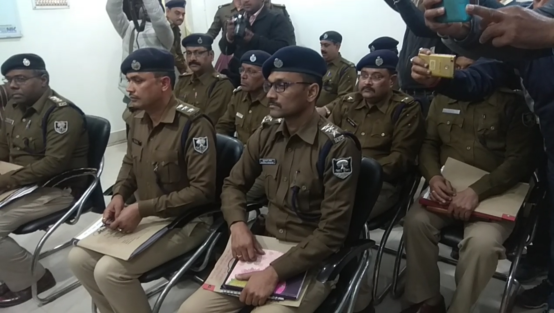 शामिल हुए पुलिस पदाधिकारी