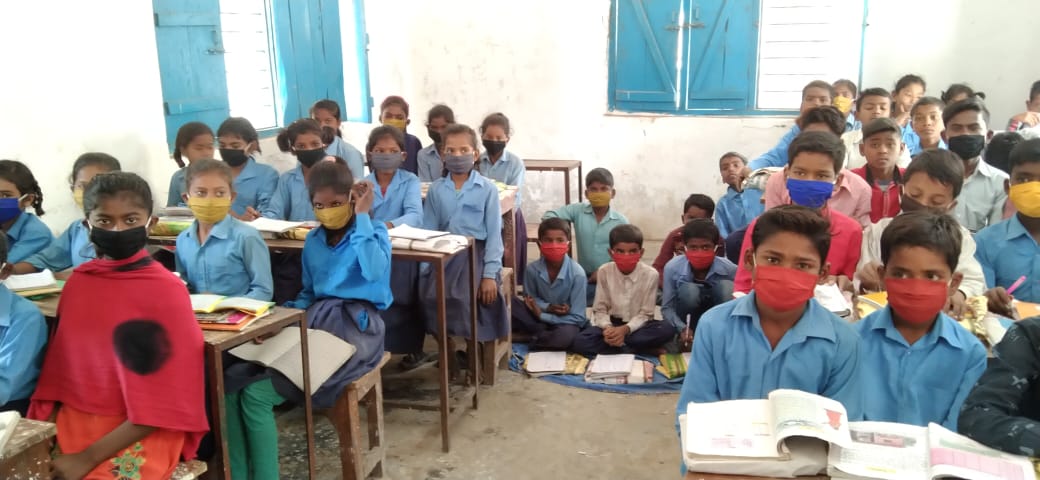 children sit down in bettiah