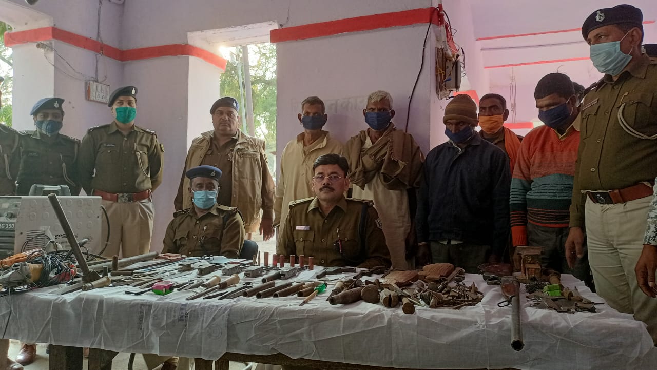 illegal arms factory uncovered, four arrested in kaimur bihar