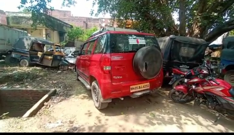 Large quantities of alcohol confiscated from a luxury car in Kaimur