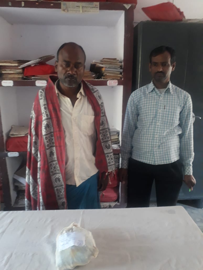 one person arrested with selling ganja at home in kaimur bihar