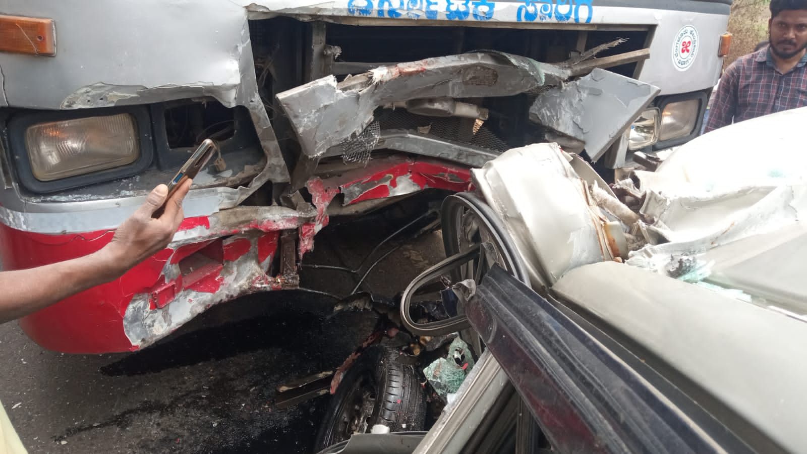 Terrible accident between KSRTC and car at Belur