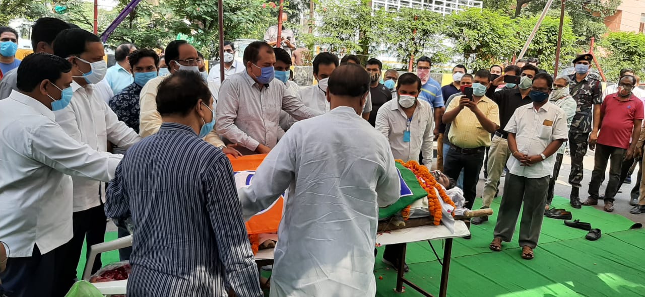 Noida: BJP district vice president dies from corona