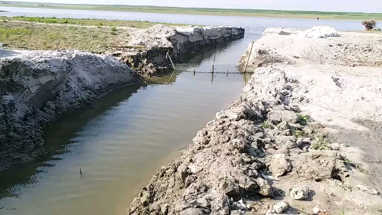 गंगा से कुछ इस तरह पानी को लिफ्ट करके लाया जाता है