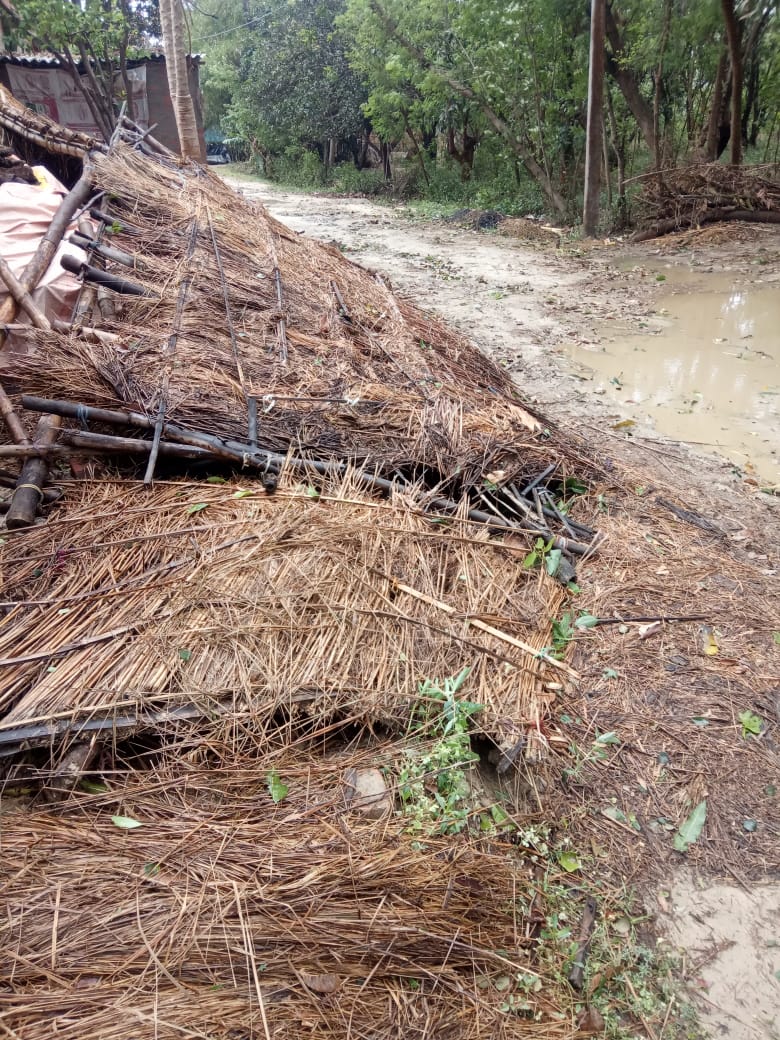 one person death three people injured due to strong storm rain in darbhanga