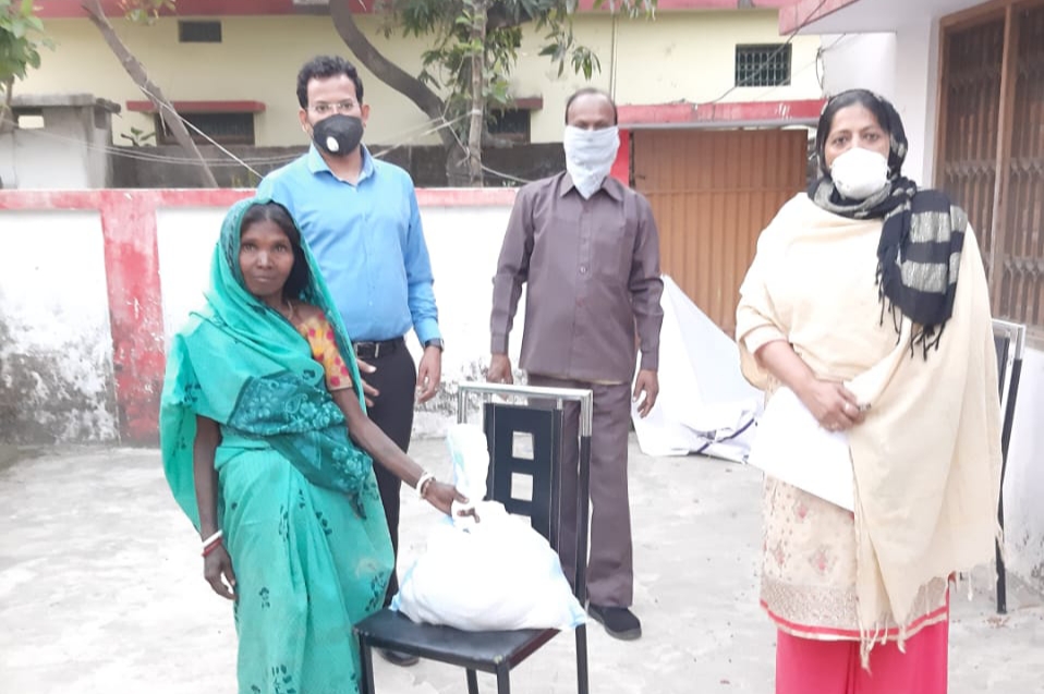 The masks were also distributed with ration to those in need