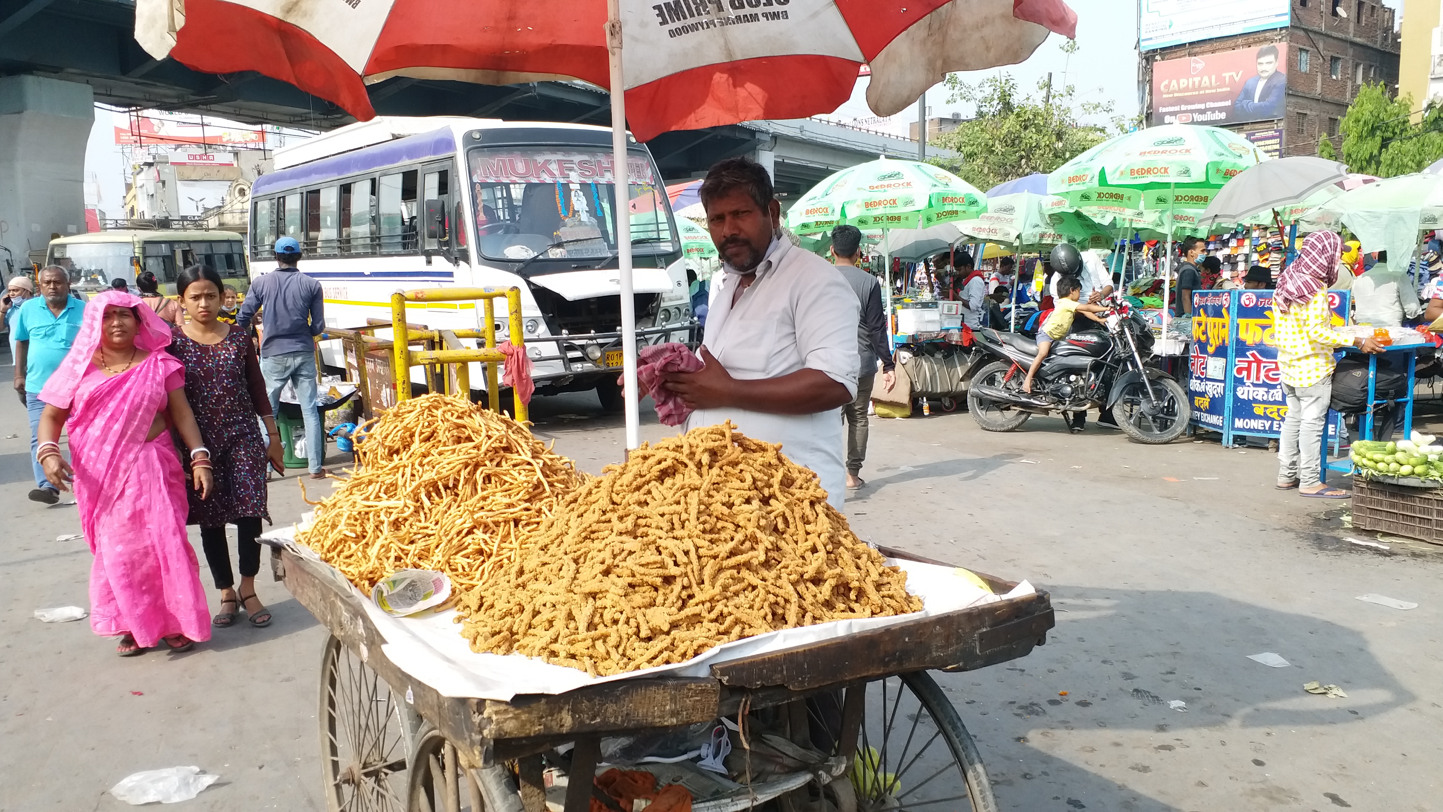 दो जून की रोटी पर ग्रहण का डर