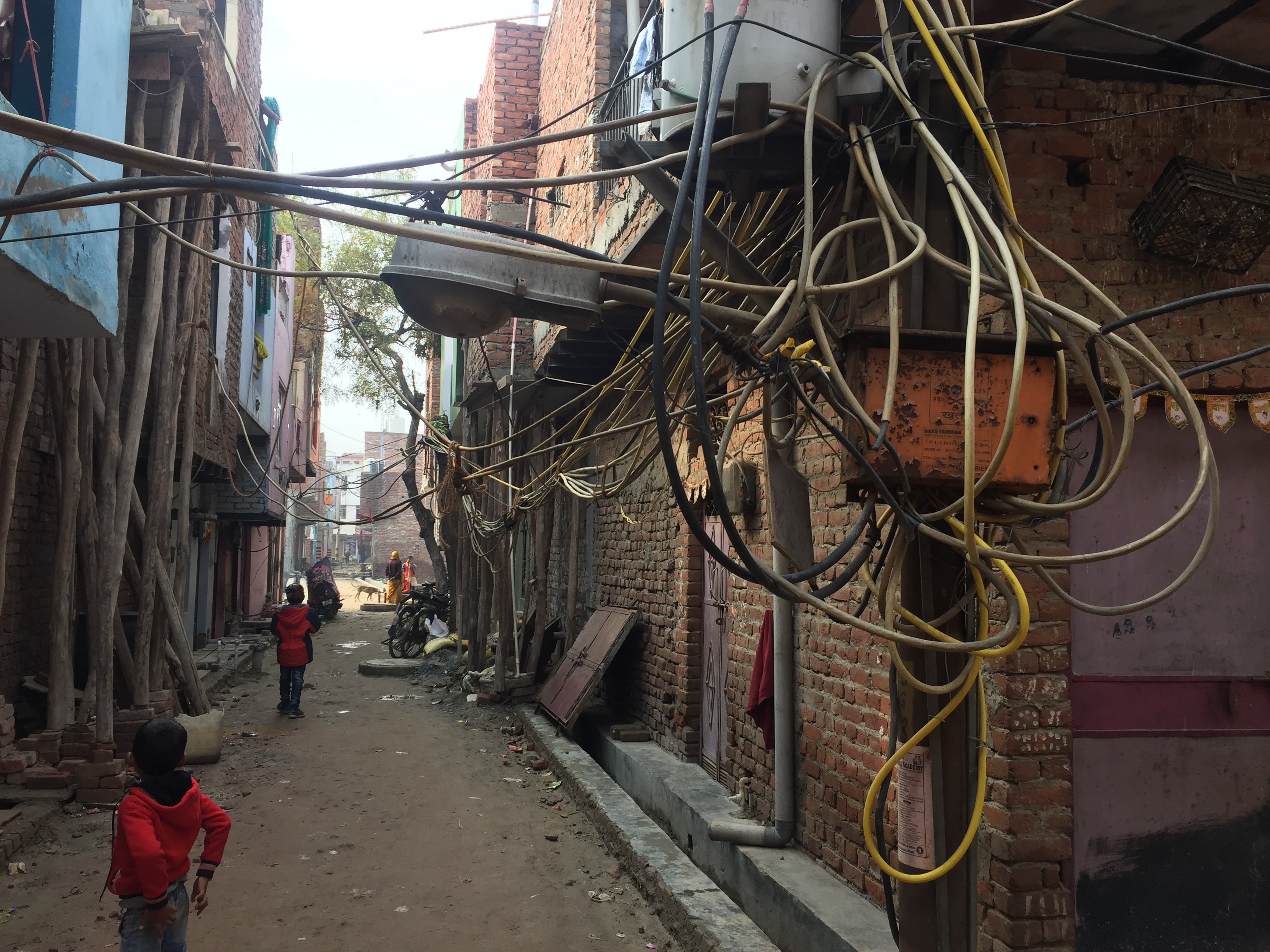 poles cables problem in pratap nagar north east Delhi