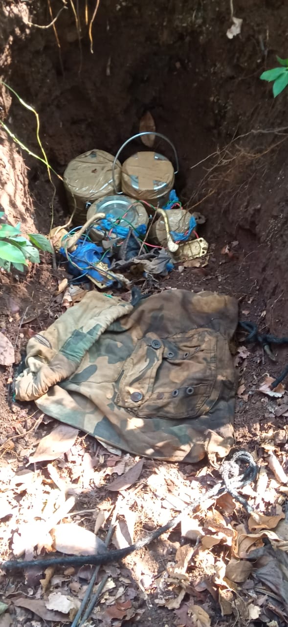 Maoist Arms Dump Unearthed: ସ୍ବାଭିମାନ ଅଞ୍ଚଳରୁ ବିପୁଳ ପରିମାଣର ମାଓ ସାମଗ୍ରୀ ଜବତ