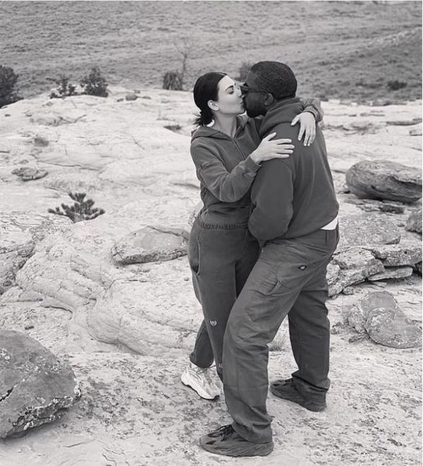 Kim deletes cozy pic with Kanye