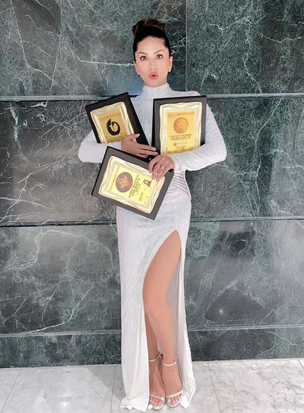 Sunny Leone with honours