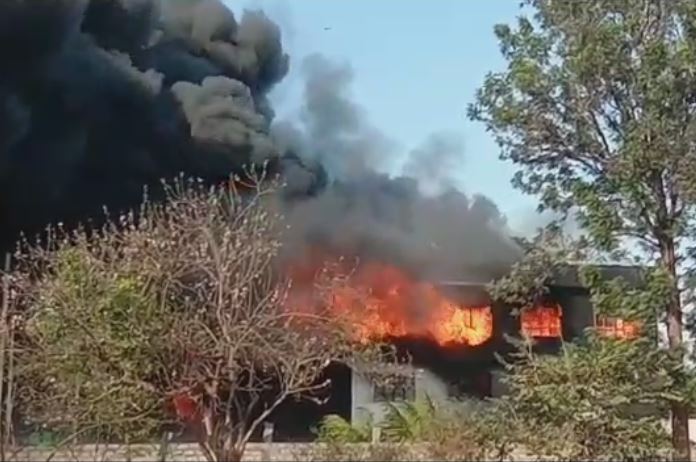 Fire in a colored chemical factory