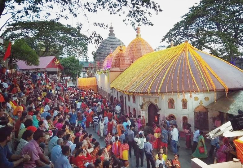 Ambubachi Mela in Kamakhya temple start from today  Guwahati Kamakhya temple Ambubachi Mela start  Ambubachi Mela news  Assam Kamakhya temple news  ಅಸ್ಸೋಂನಲ್ಲಿ ಅಂಬುಬಾಚಿ ಉತ್ಸವ ಆರಂಭ  ಪ್ರಸಿದ್ಧ ಕಾಮಾಖ್ಯ ದೇವಸ್ಥಾನದಲ್ಲಿ ಅಂಬುಚಾಬಿ ಉತ್ಸವ ಆರಂಭ  ಅಸ್ಸೋಂನ ಅಂಬುಬಾಚಿ ಉತ್ಸವ ಸುದ್ದಿ