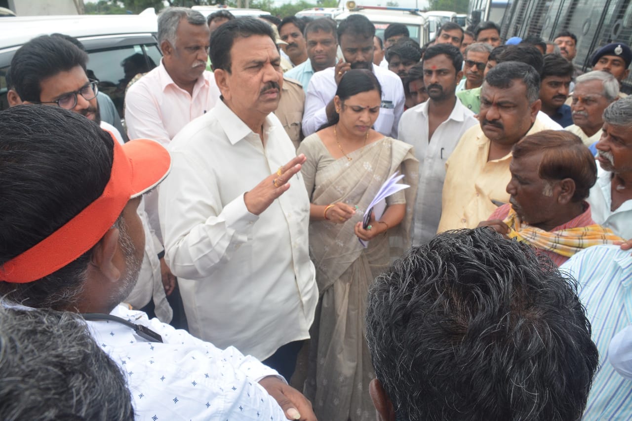 Minister CC Patil visits flood affected areas