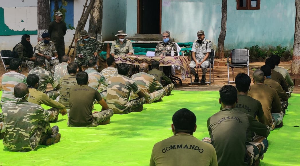 ashok juneja special director general of naxal campaign visited bijapur district