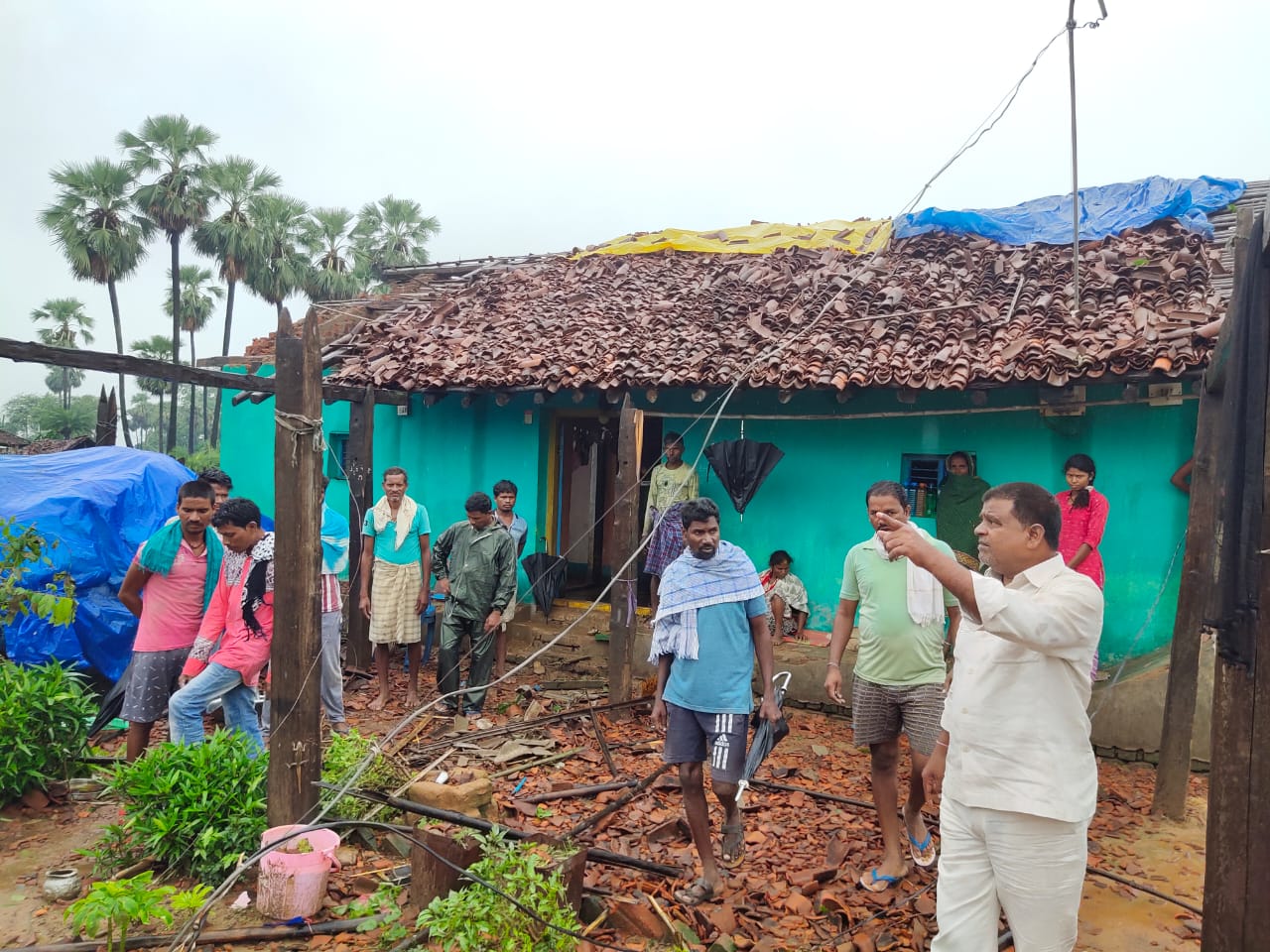 Villagers houses destroyed by strong winds