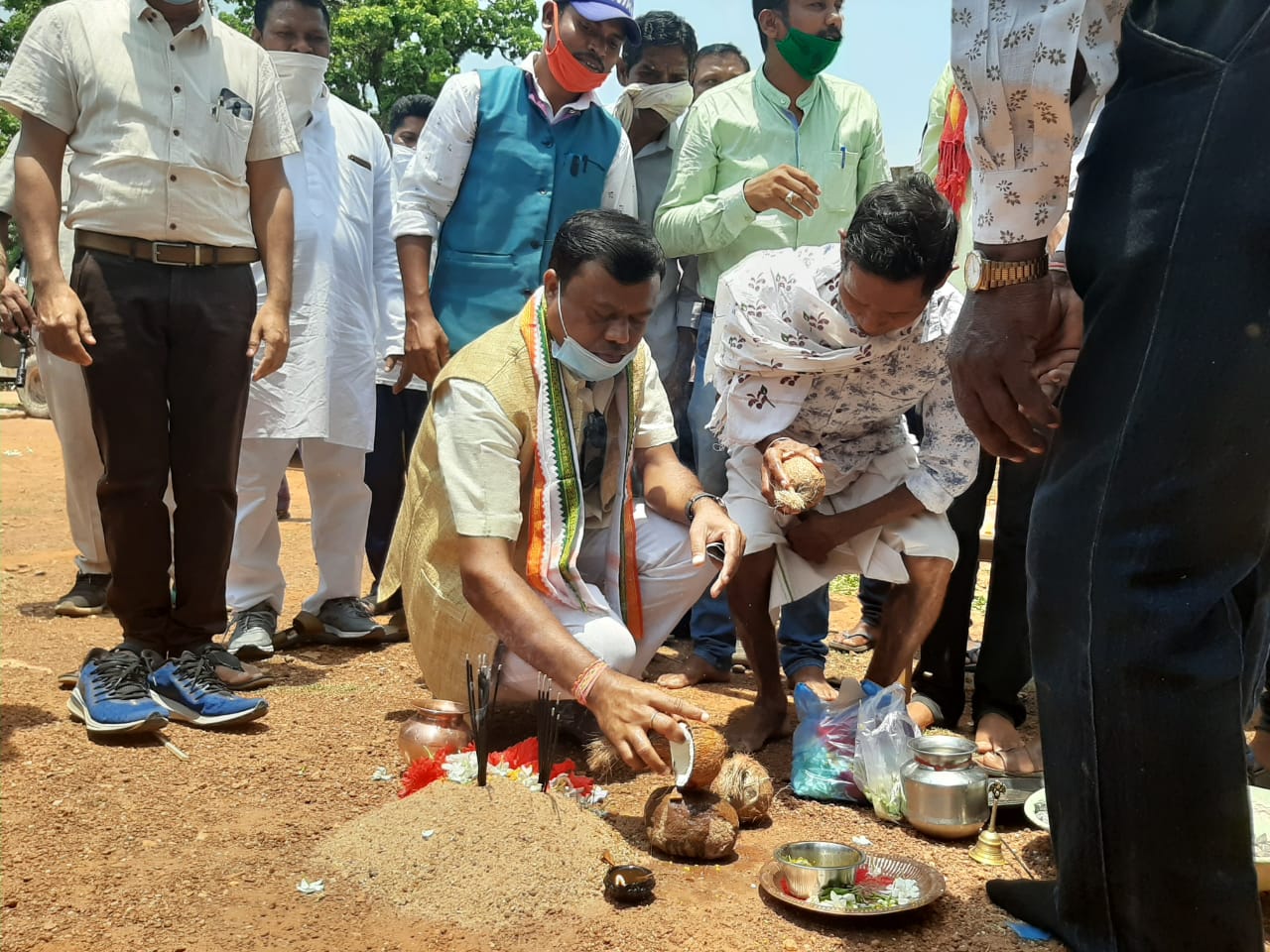 MP Deepak Baij done Land worship of the road at bijapur